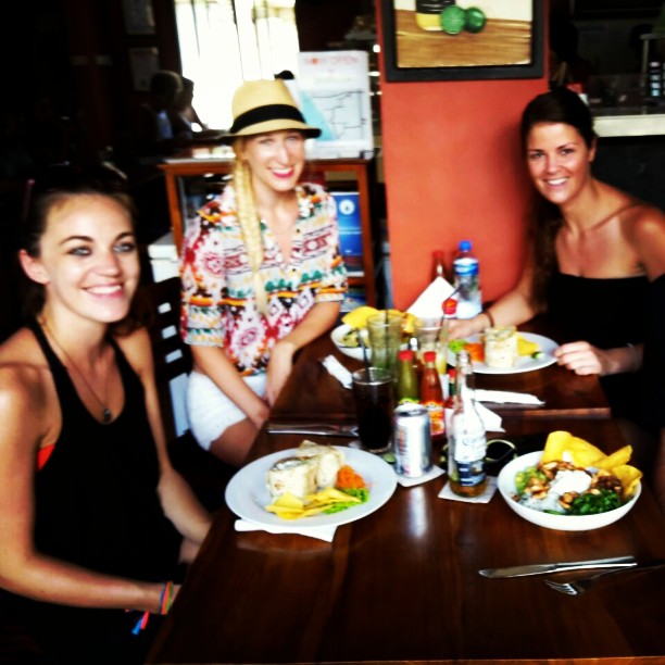 11123675_940657302634987_361354746_n